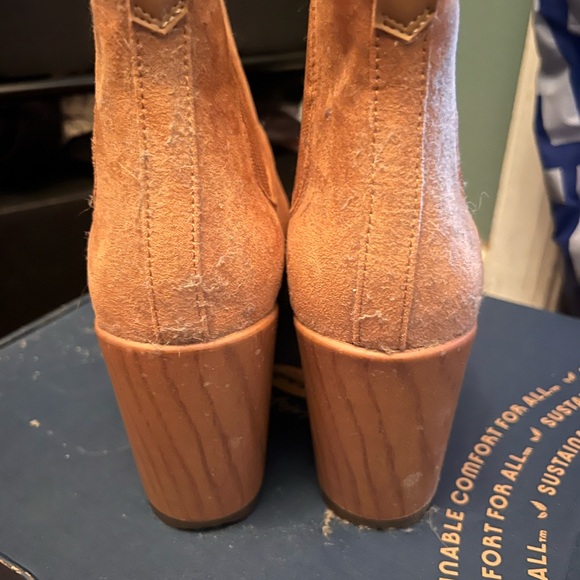 New in Box Dr. Scholl Walkaway Comfort Chelsea Boot - Picture 3 of 8